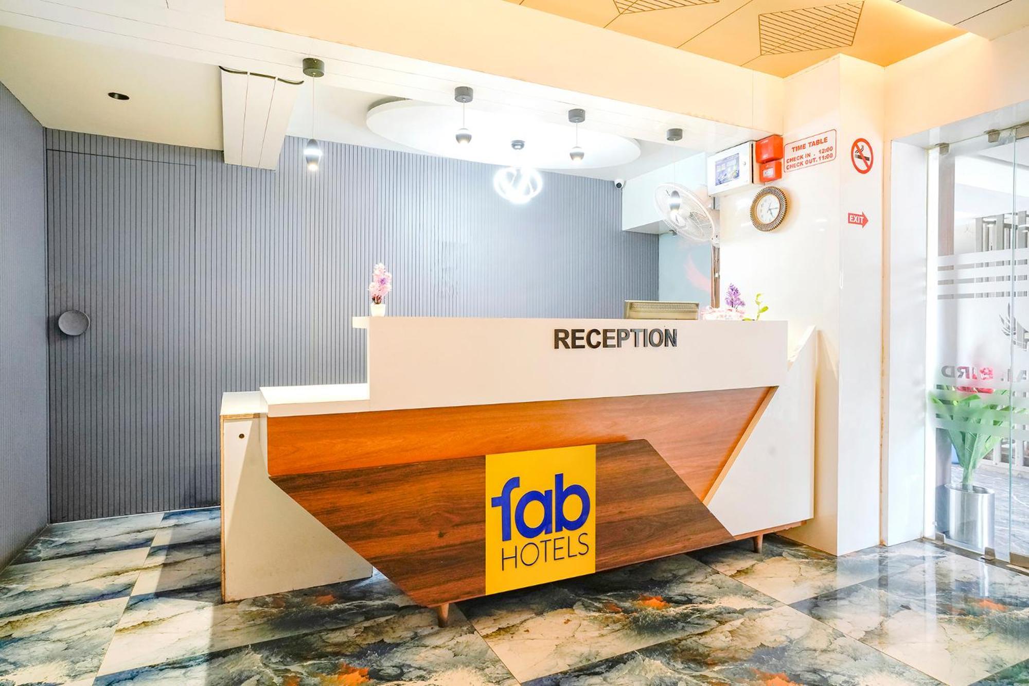 Fabexpress Royal Bird Hotel Ahmedabad Exterior photo